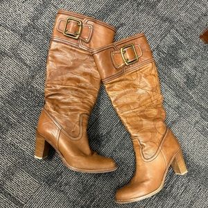 Gorgeous Coach Embossed Leather Boots Caramel Size 8 tall boot